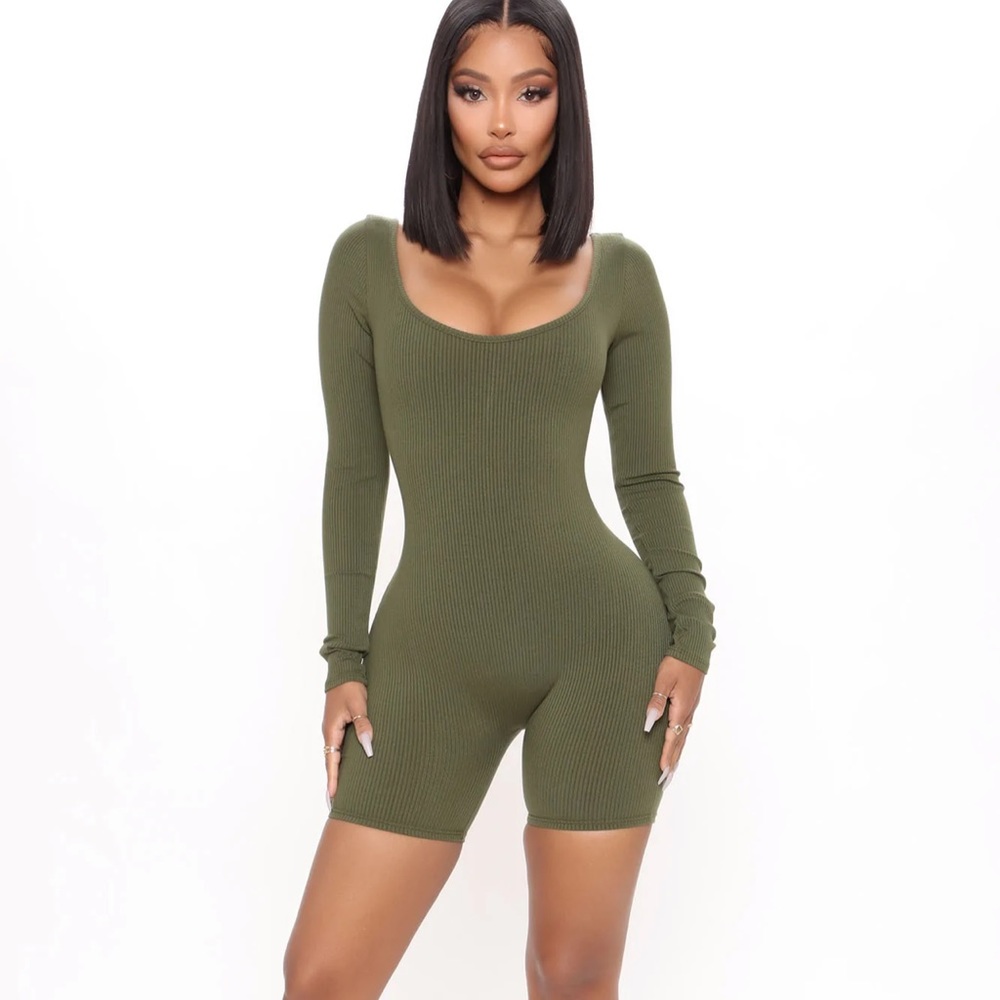 Fashion Nova Daisy Snatched Romper